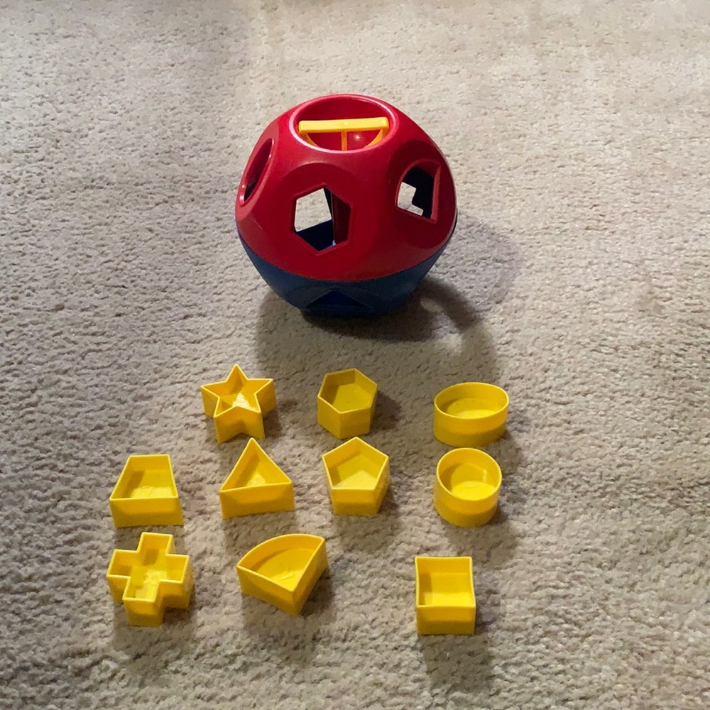 Tupperware Shape O toy, GUC